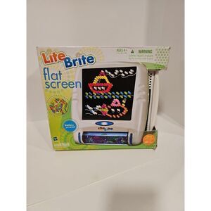 LITE BRITE FLAT SCREEN PEGS ART BATTERY POWERED BOY GIRL  ages 4 up peg storage!